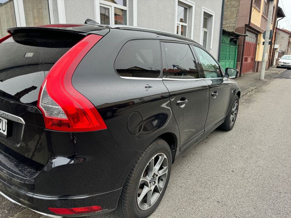 Vând Volvo XC60 an 2016