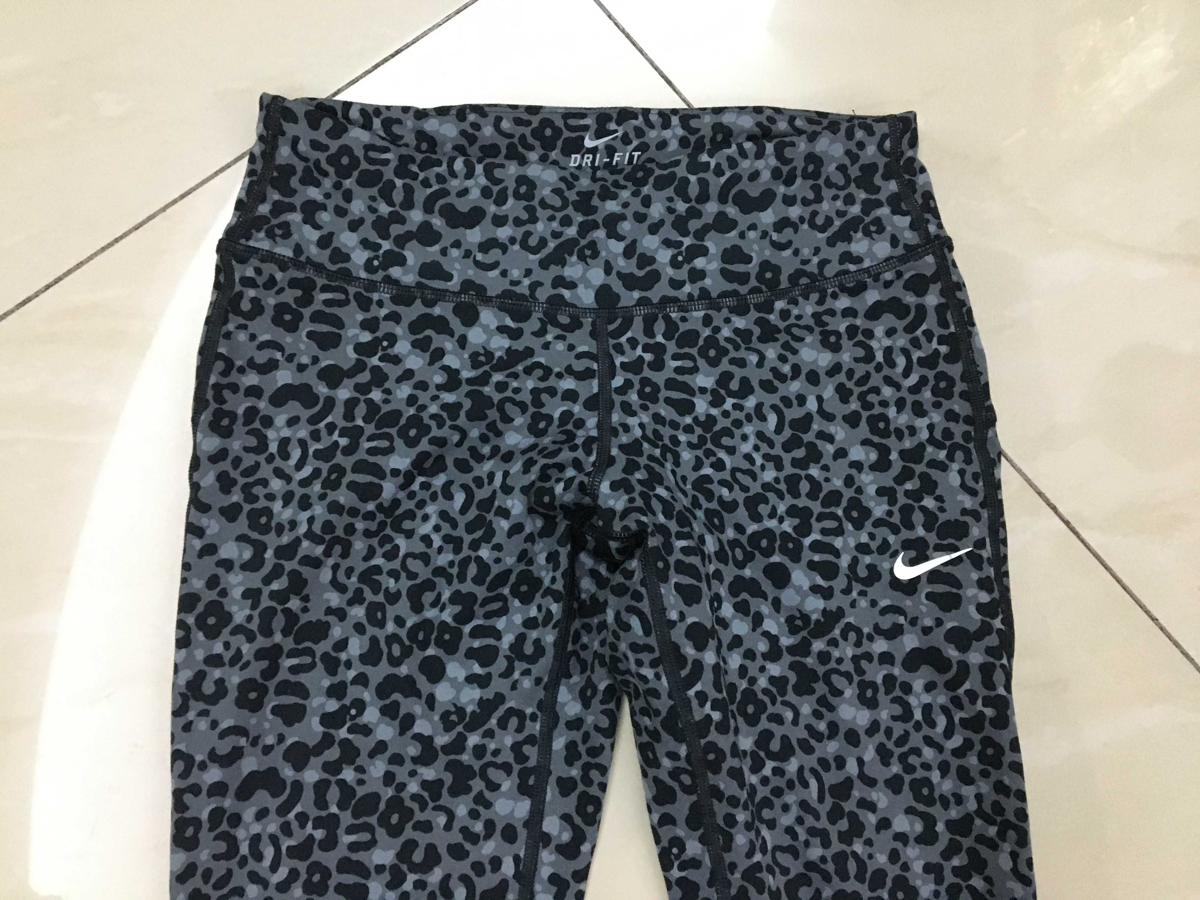 Pantaloni sport  ''Nike"