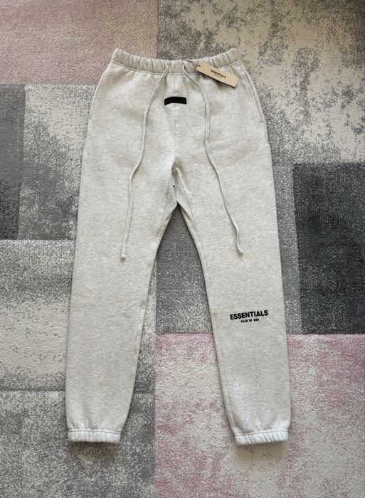 Essentials екип - Light Oatmeal