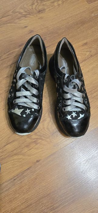 Дамски сникърси , естествена кожа с камъни / звезди