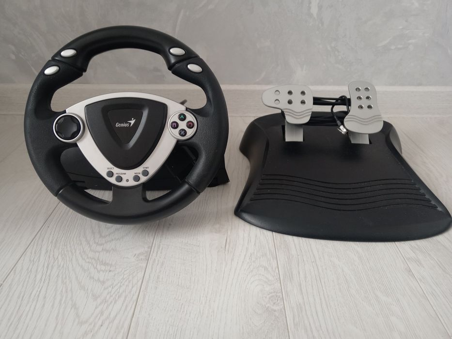 Продам руль Genius