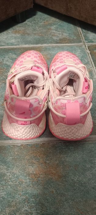 Оригинални баскетболни маратонки на Adidas