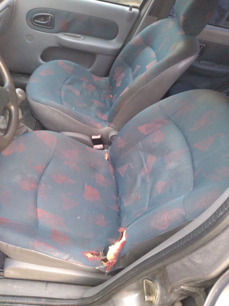 Vand Renault clio 2001