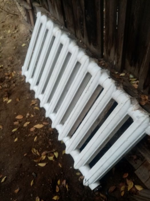 Продам чугунную батареи