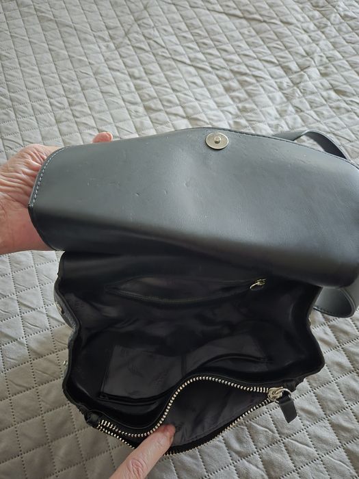 Дамска черна чанта