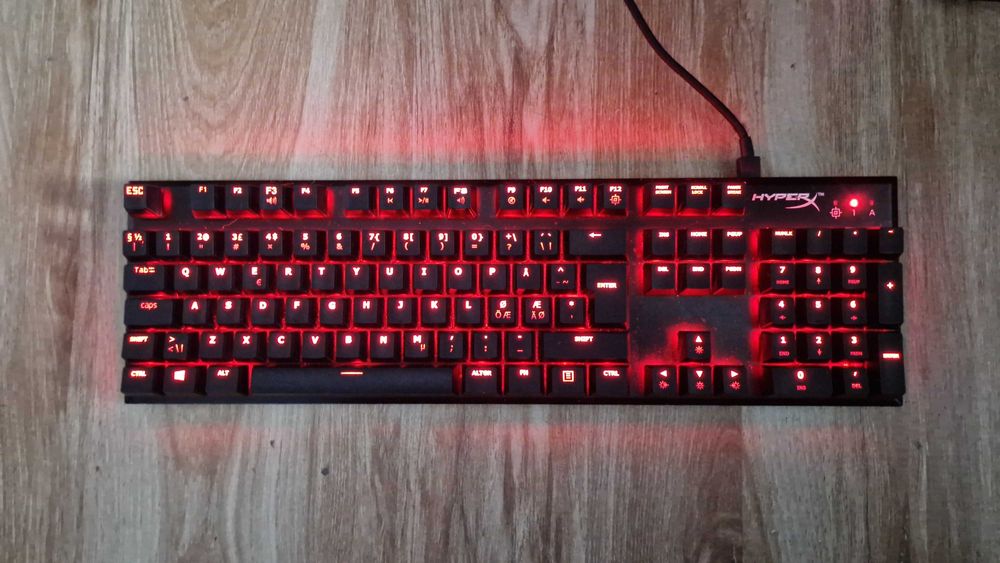 Vand Tastatura Gaming Mecanica HyperX Alloy FPS RED la 100lei