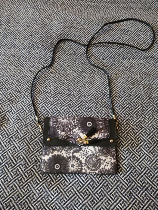 Сумочка женская отдам за плитку шоколада Milka