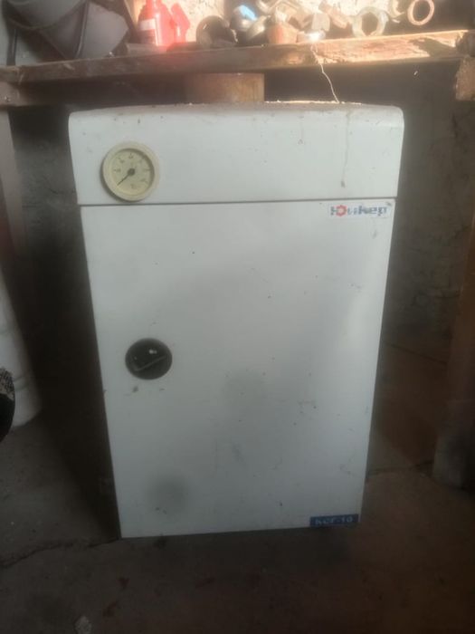 Газовый котел Очаг КСГ-10, рабочий