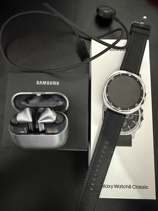 Samsung Galaxy: Watch Classic 8 cellular + Buds Pro 3