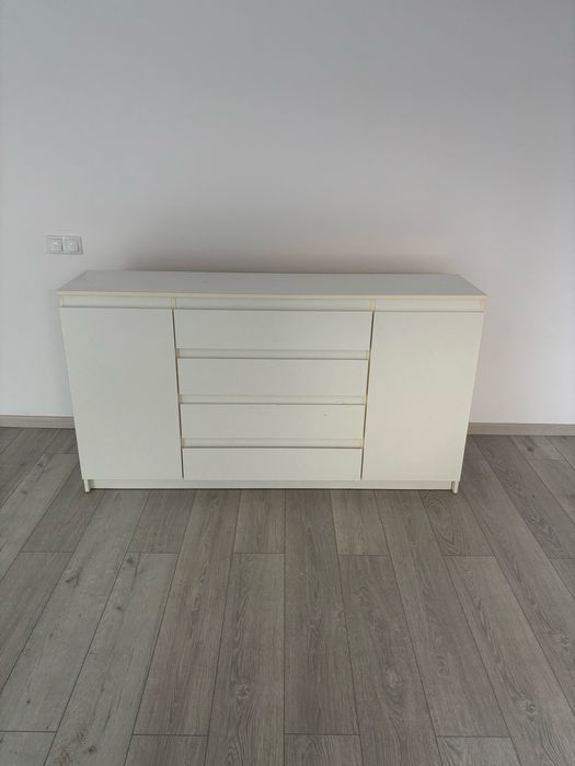 Mobila de living + masa bucatarie de sticla + comoda