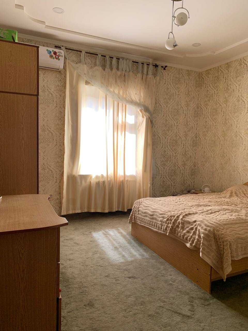 Продается в Мирзо-Улугбекский р-не (ул.Олтинтепа) дом на 11 сотках