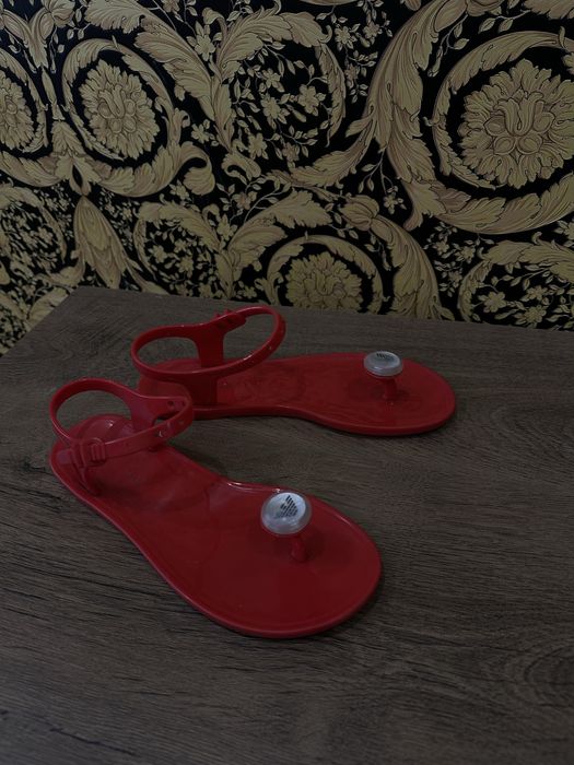 Дамски обувки с ток и кецове