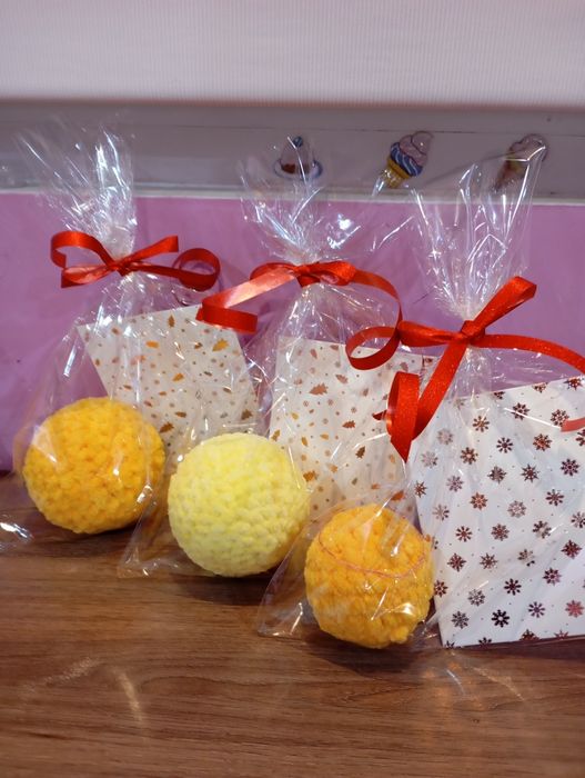 Плетени коледни топки