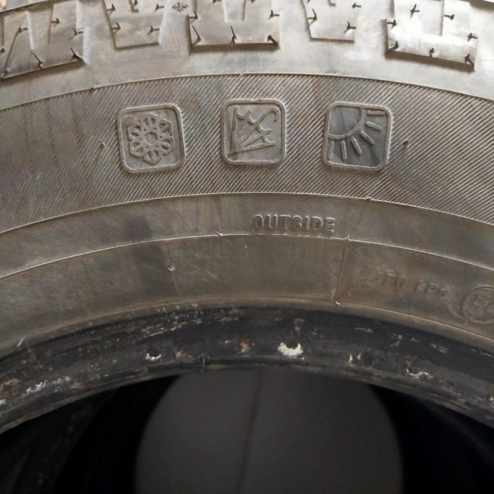 Toyo Celsius cargo 225/70/15C DOT24