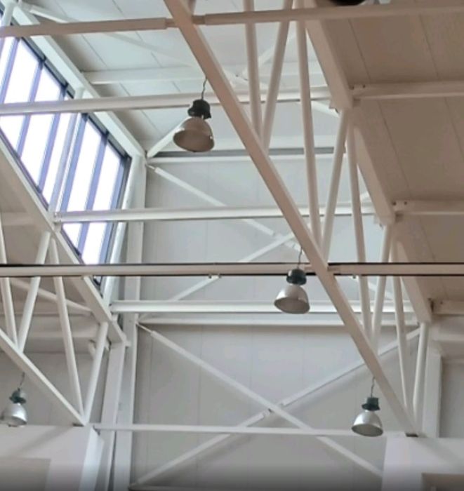 Продавам 60 бр.работещи индустриални лампи 250W