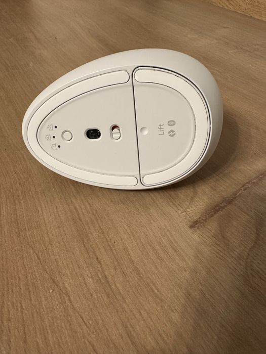 Mouse Logitech Lift bluetooth vertical alb