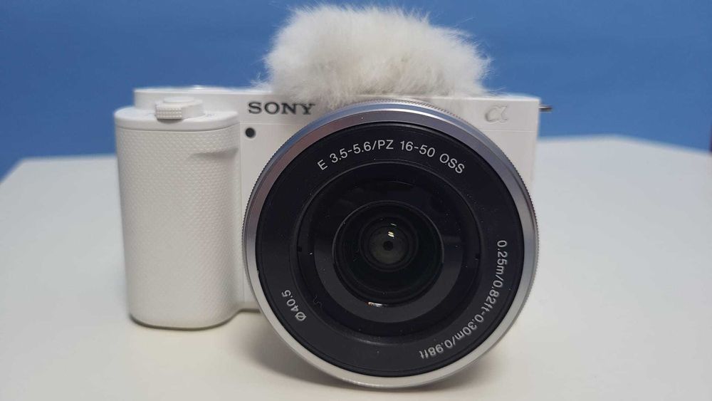 Vand camera foto SONY ZV-E10 mirrorless vlogging cu obiectiv 16-50 mm