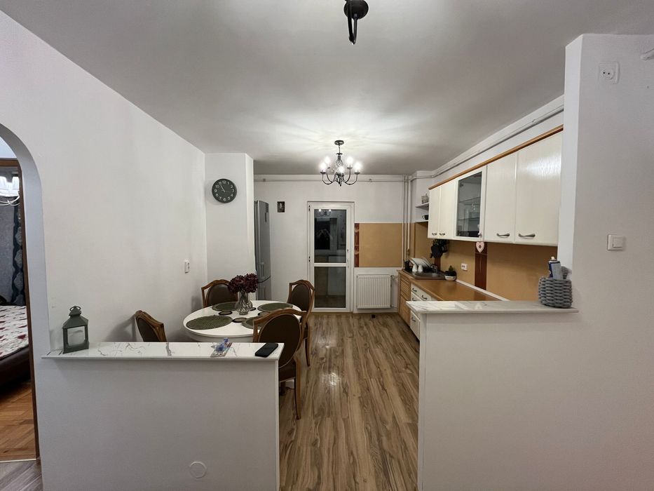 Apartament central Open space zona Caraiman de închiriat