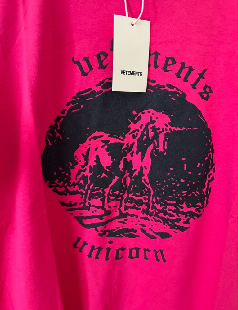 VETEMENTS Unicorn овърсайз тениска