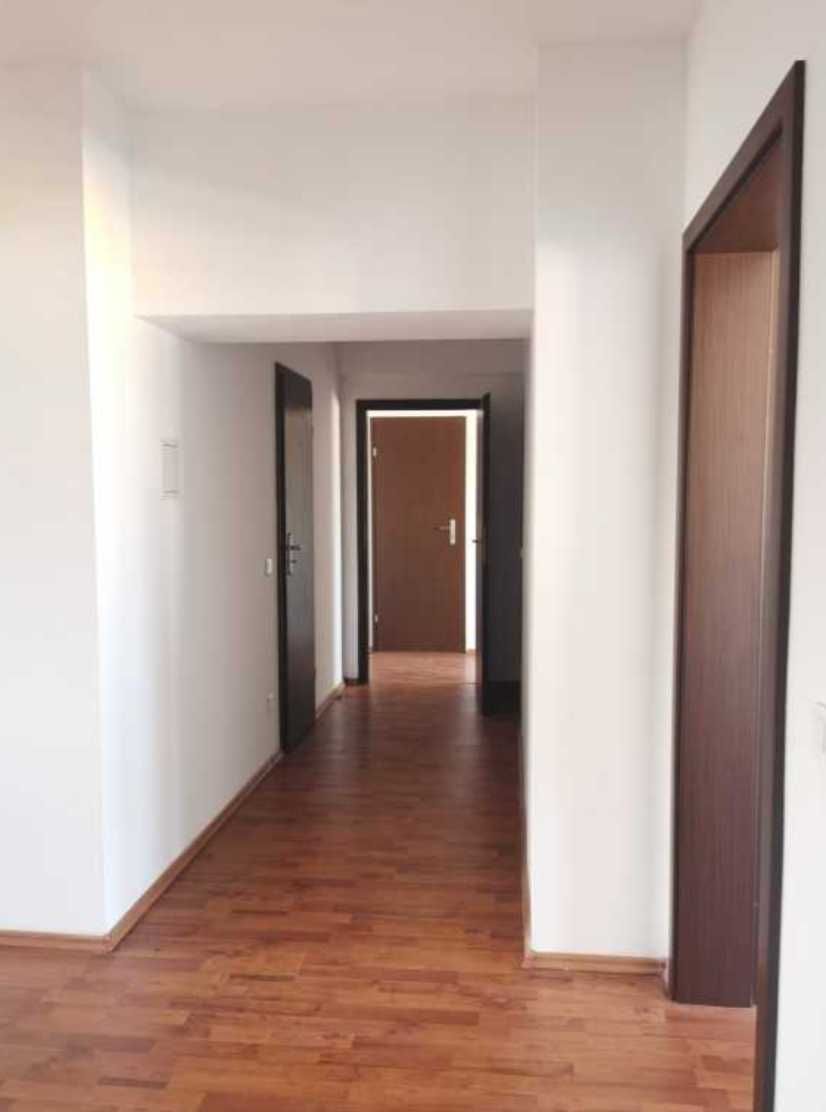 Apartament 4 Camere - Piata Centrala (cu parcare privata)