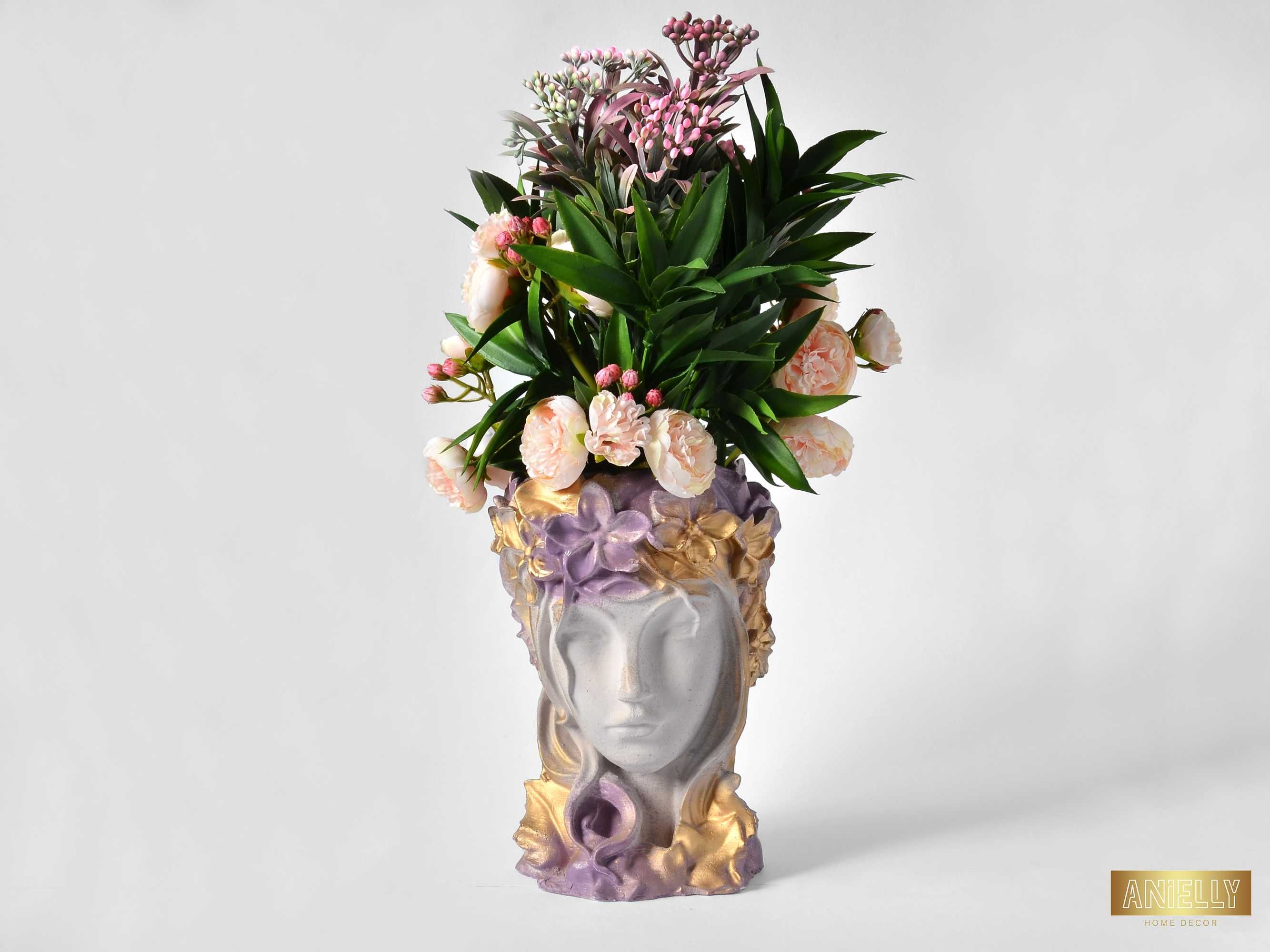 Кашпа с форма на женска глава / Лилава арт кашпа с лице / Бюст Арвен