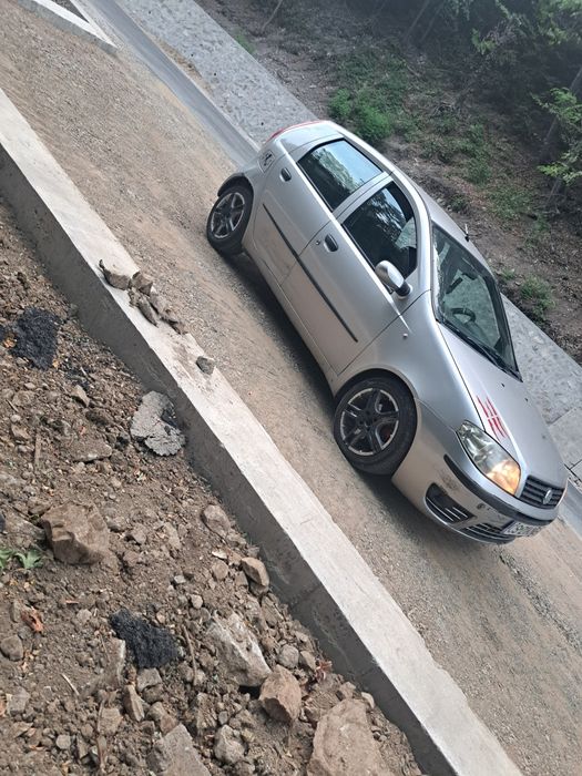 Vând fiat punto 1 9 diesel JTD 30 milioane fixin stare de funcționare