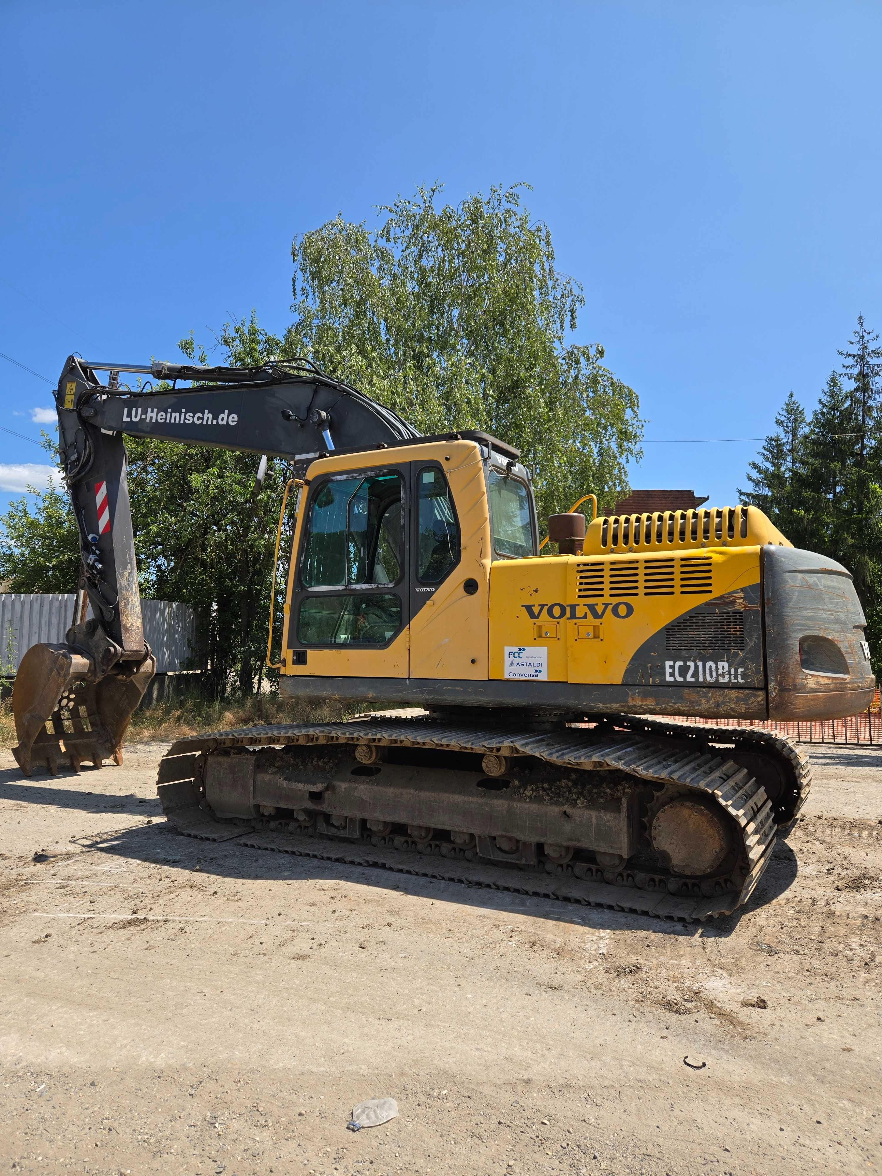 Vand Excavator VOLVO EC 210 BLC an 2006 ore 12500