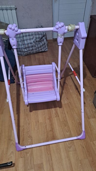 Отдам детские качели. От плитки шокол. не откажусь