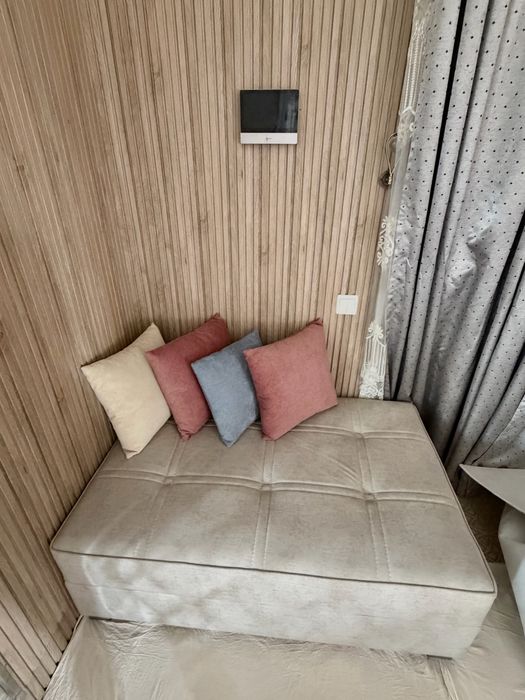 Продаю мягкий уголок с большим пуфиком!