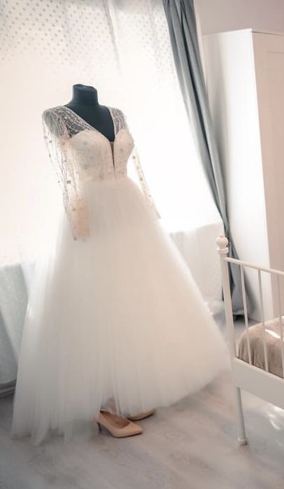 Best Bride Rochie de mireasa + halat bride + accesoriu