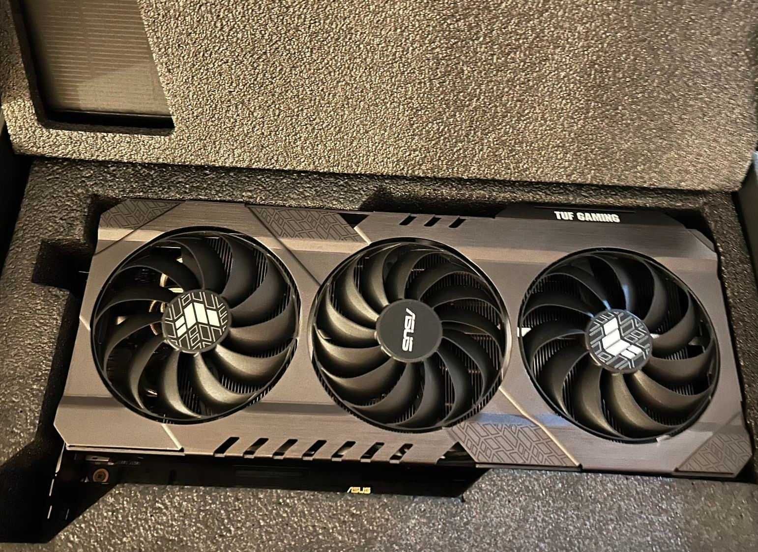 Нова ASUS TUF Gaming RX 6800 XT OC 16GB GDDR6