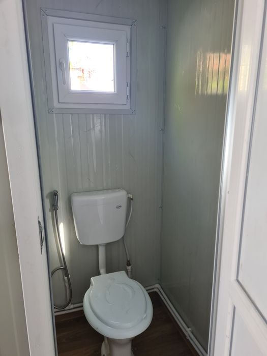 Vând containere cu vitrina, birou, SGR, VeSTIAR, paza, sanitar,cazare