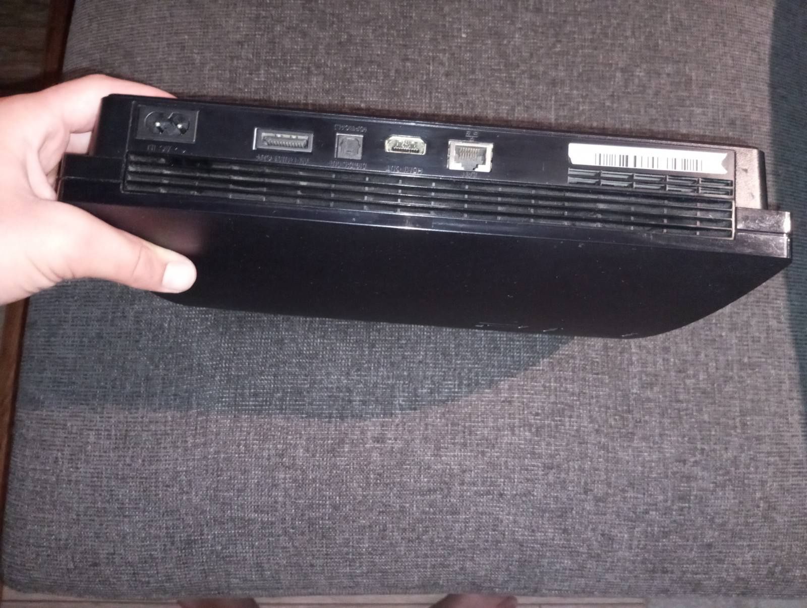 PlayStation 3 Slim 500GB + minecraft + волан с педали 

Продавам Sony