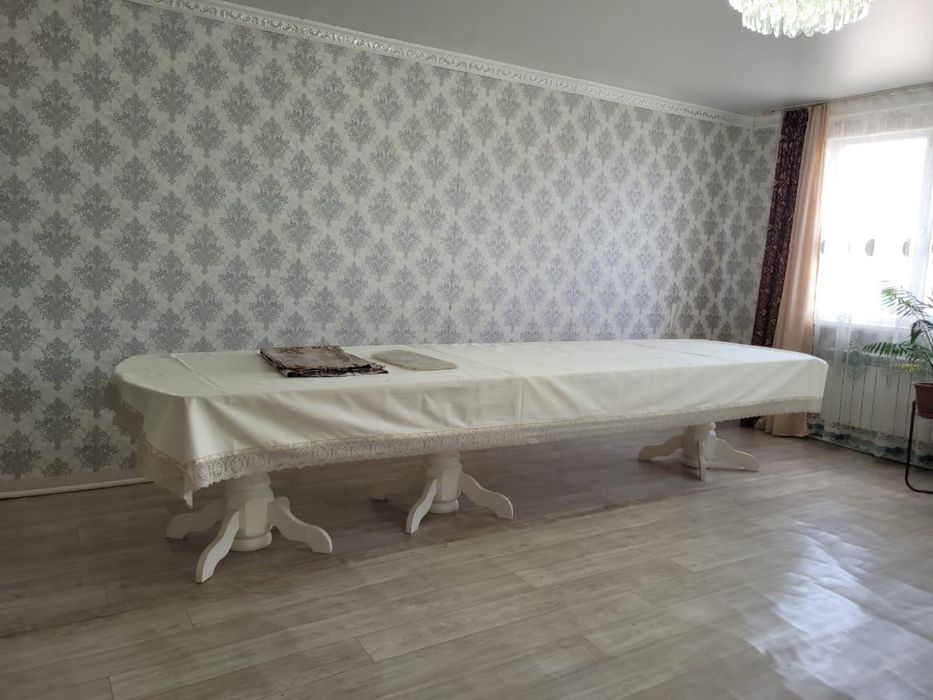 Продам гостинный стол
