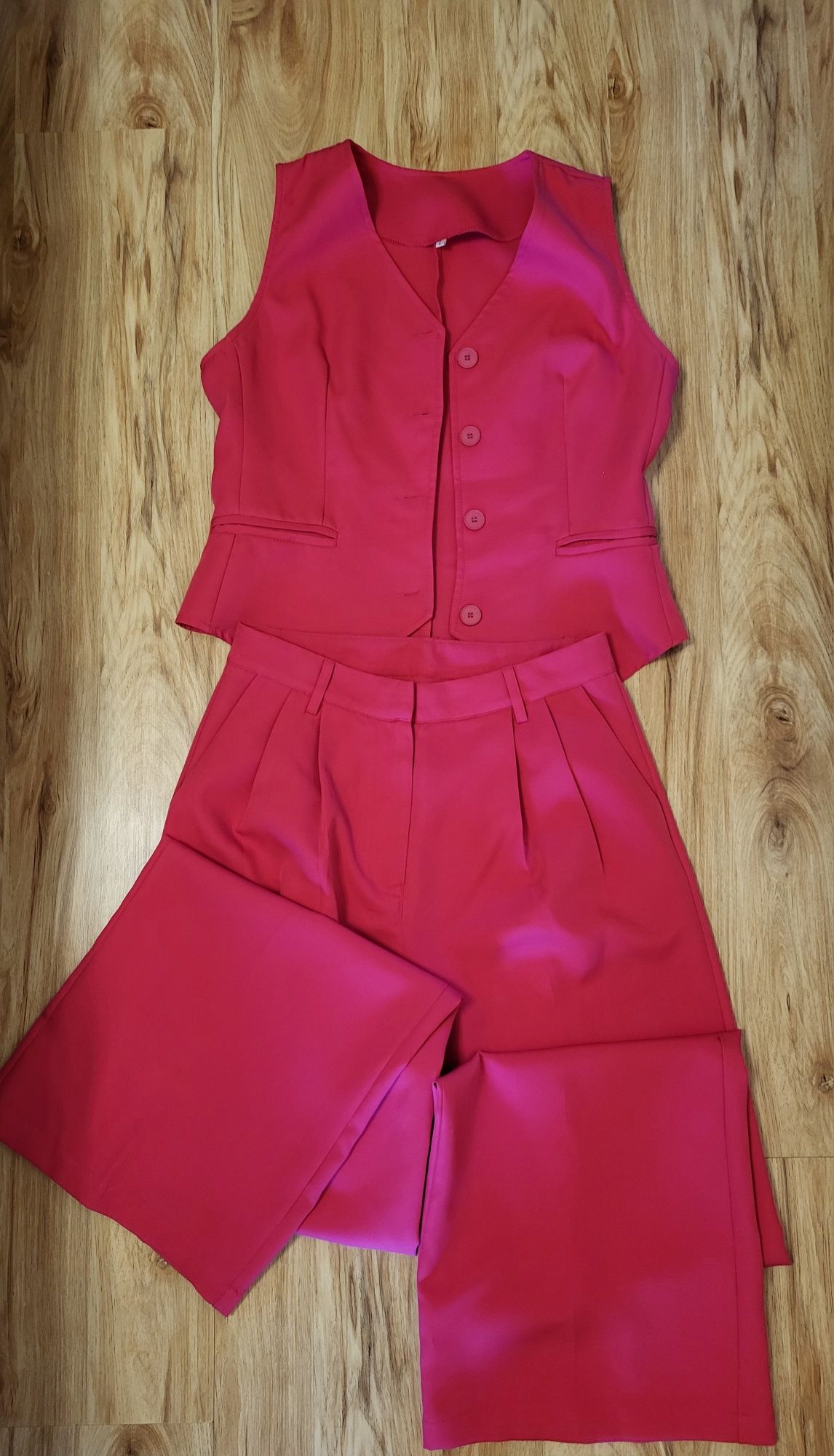 Costum set roz doua piese M