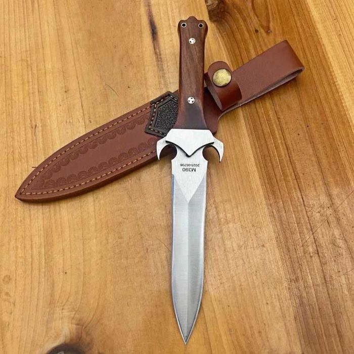 Cutit Sabie cu lama dublu tăiș, otel M390, garda prindere, teaca piele