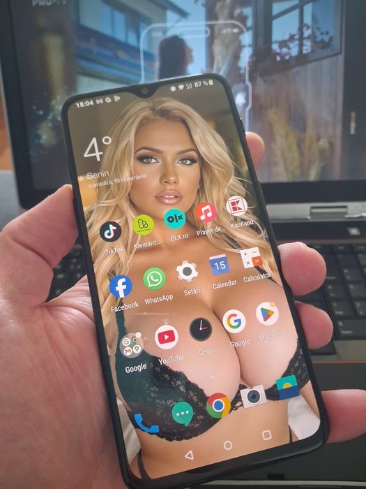 Vand Oneplus 6t impecabil, de 128 gb si 8 gb ram!