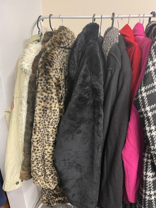 Vând haine second hand