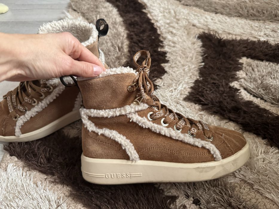 Дамски зимни кецове Guess