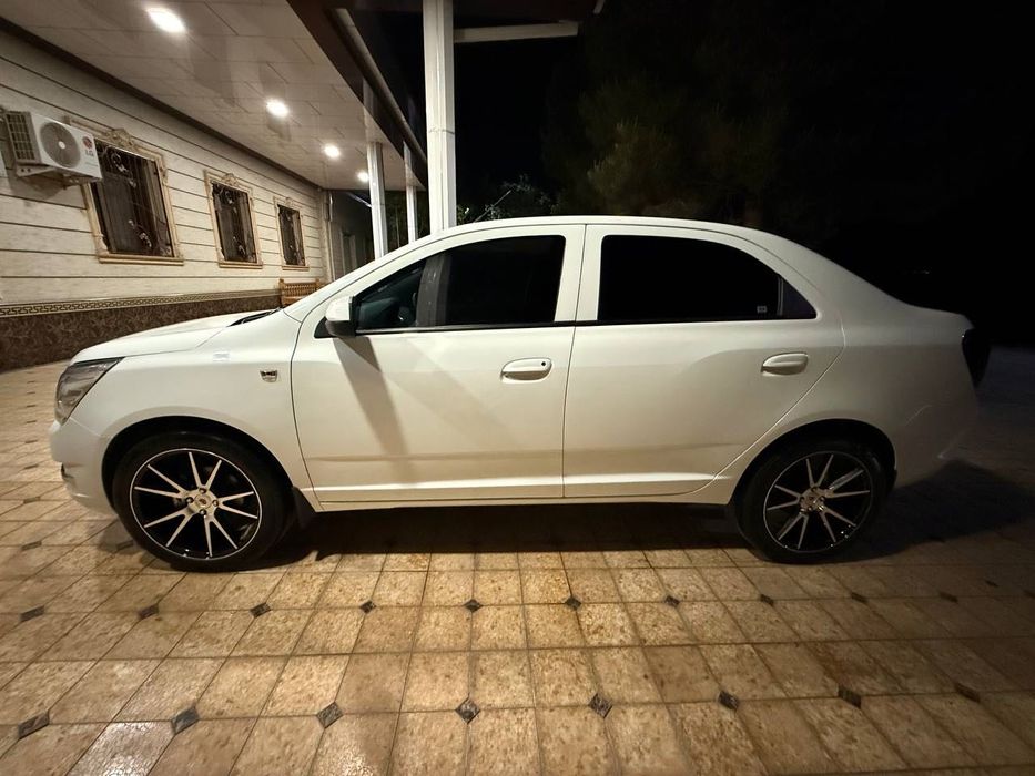 Yangi 18 dyuymli 4 boltli disklar (235/45 R18) sotiladi