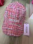 Чисто нова шапка GUESS
