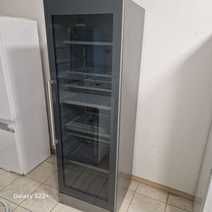 Охладител за вино SIEMENS KS38WA40/iQ700