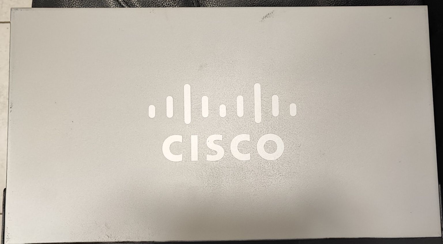 Swich Cisco SG500-28