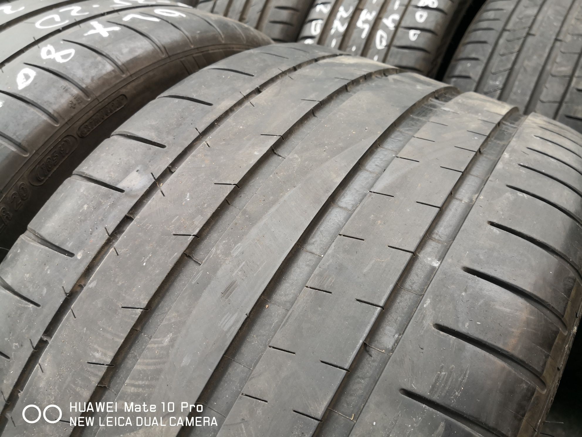 295 35 20 цола задни и 255 40 20 предни гуми спорт пакет Michelin