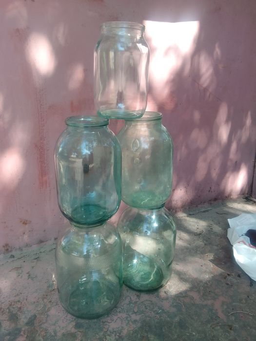Продам банки двух трёх литровые