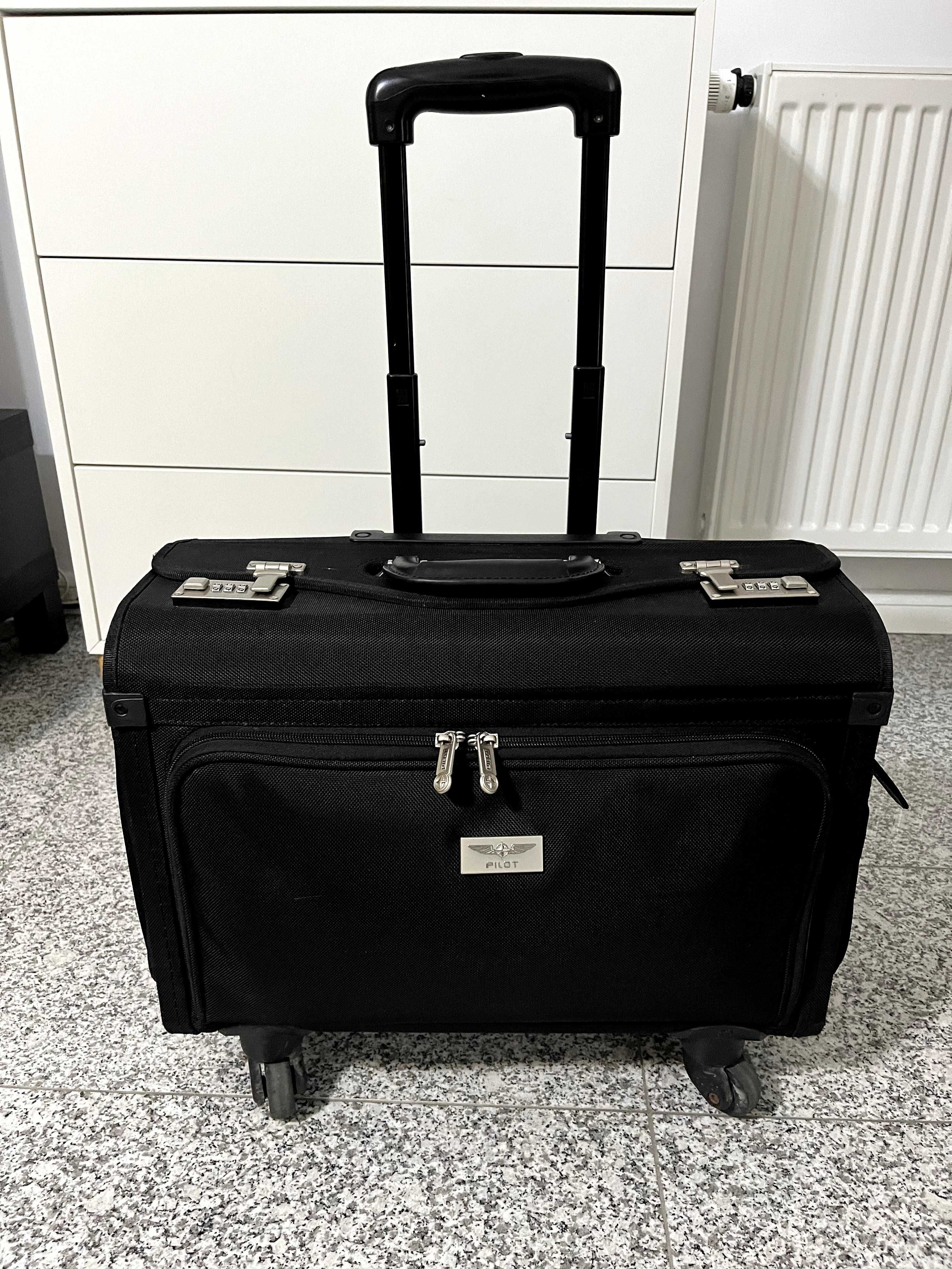 Airline pilot bag
