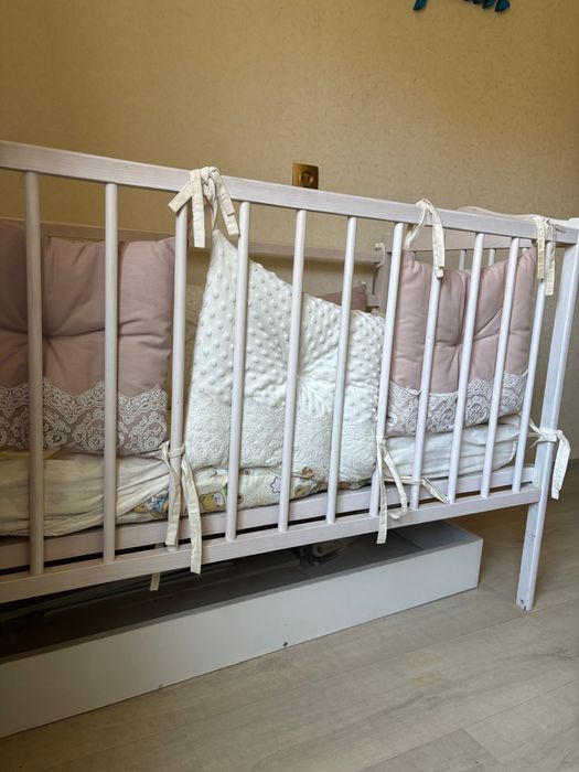 Кровать детская  состояние хорошее с матрацем и бортиками  15000 торг