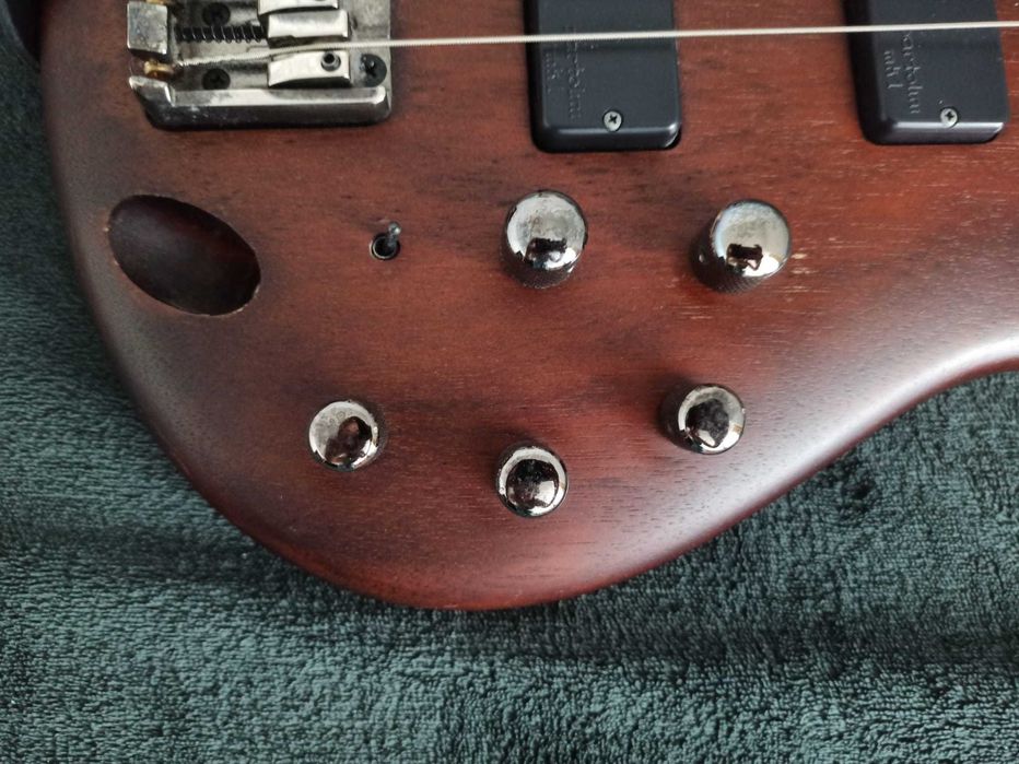 Ibanez sr 505e cu 5 corzi