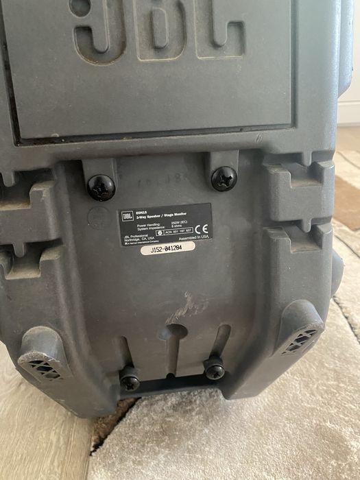 Boxe jbl si mixer gotul se vinde impreuna