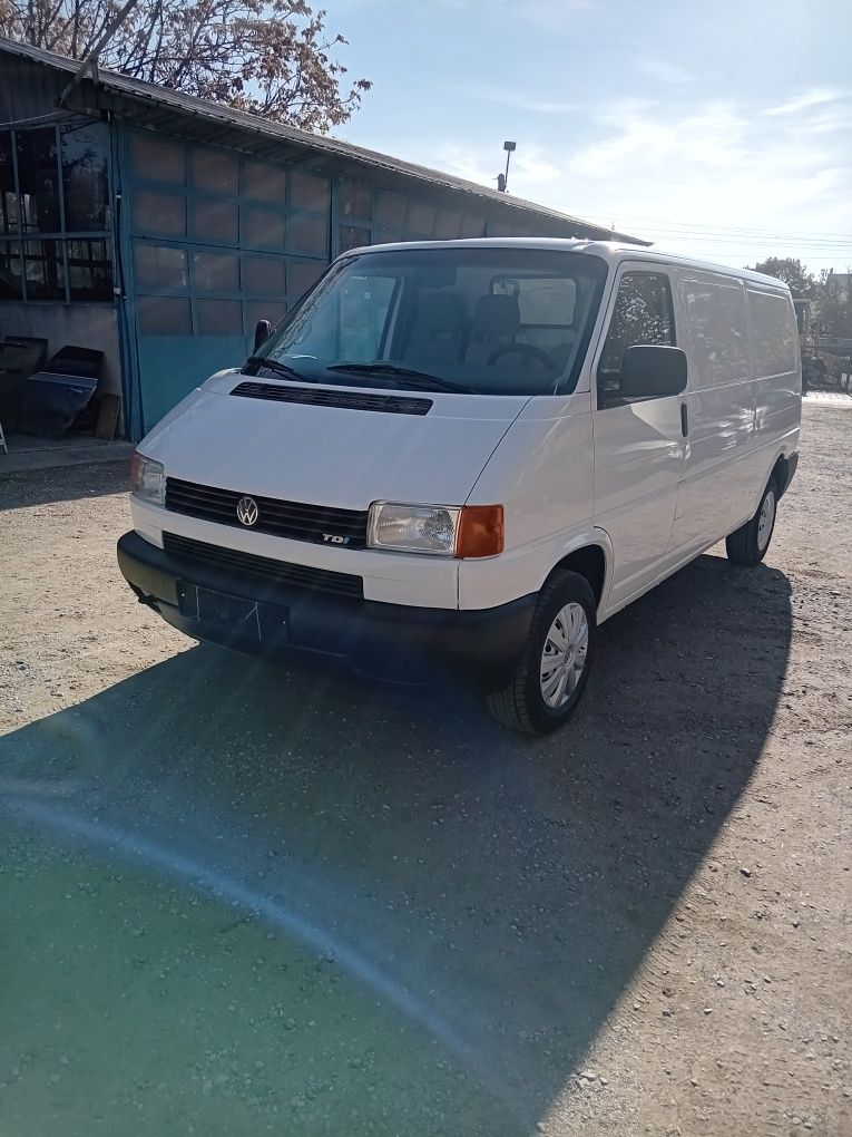 VW transporter 2.5TDi климатик дълга база